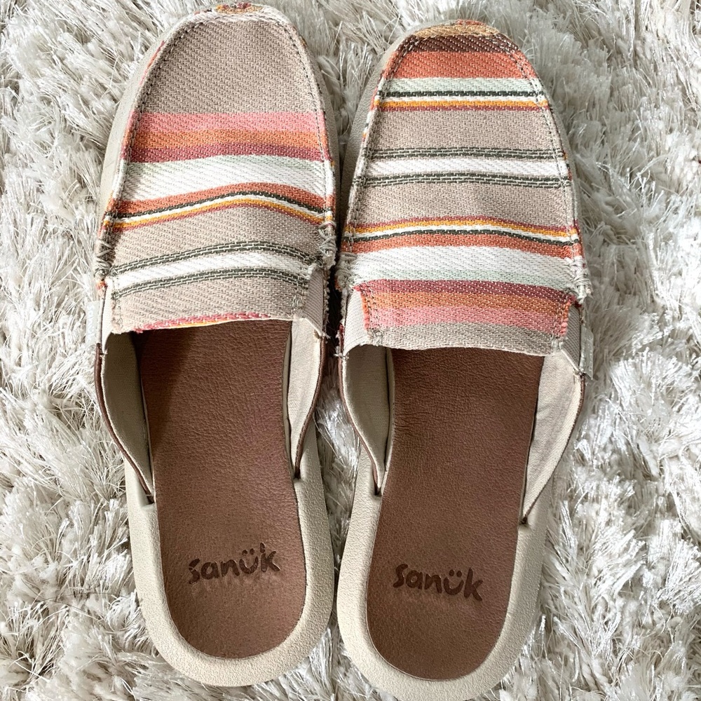 Size 8 Slip on Sanuks